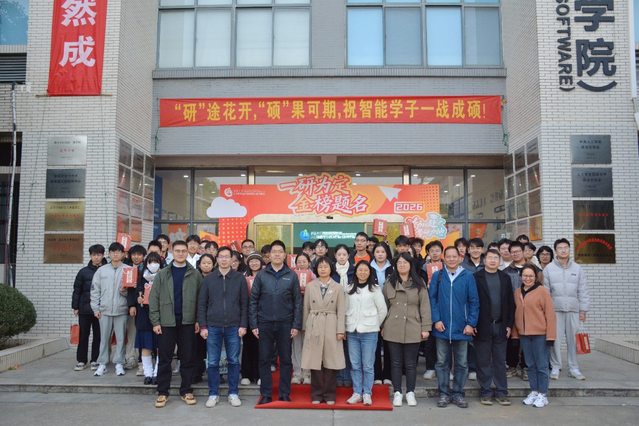 一群人站在街道上AI 生成的内容可能不正确。